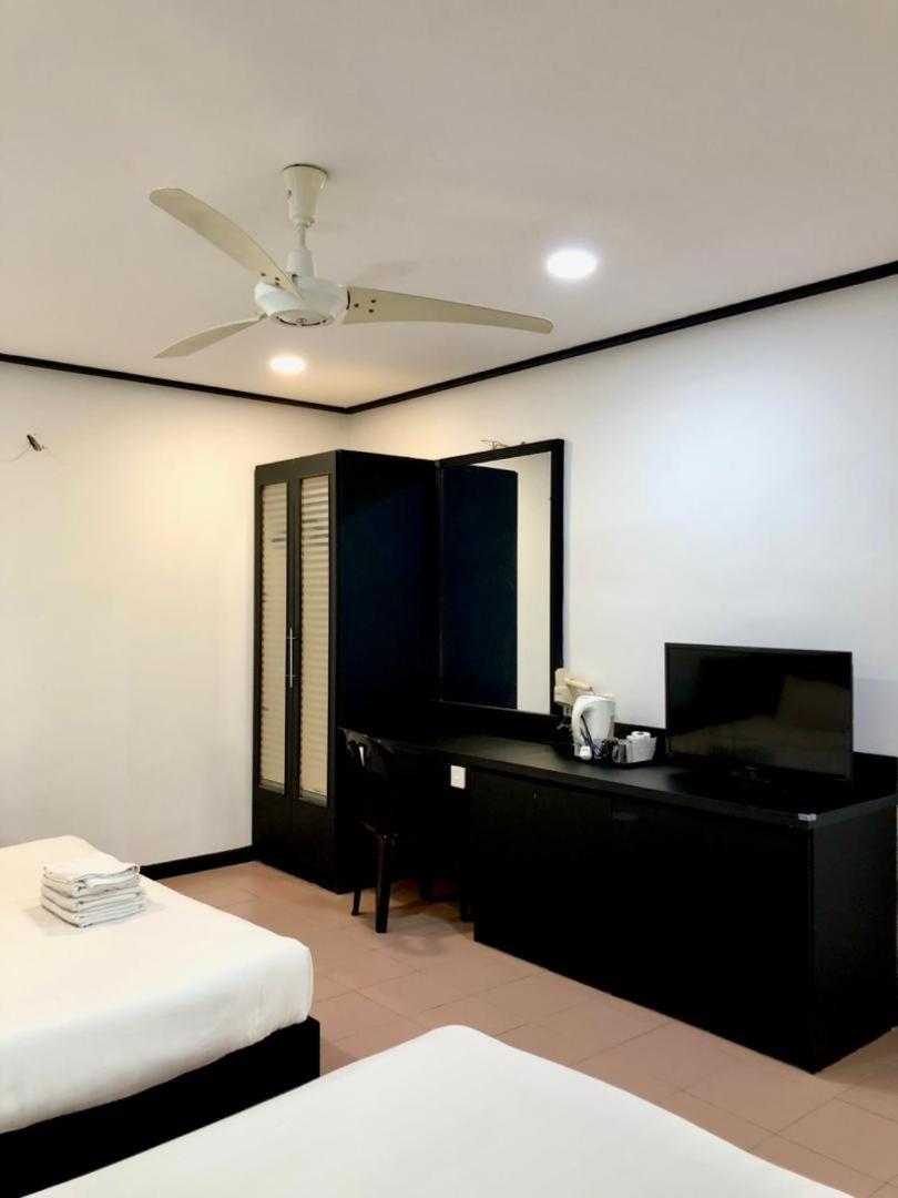 Intan Beach Resort Kuala Terengganu Exterior photo